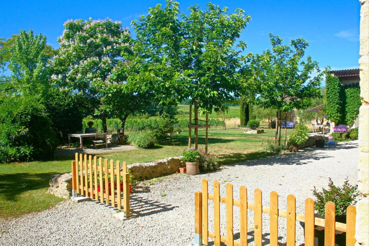 Bed and Breakfast Bleu Raisin Les Salles-de-Castillon Exterior foto